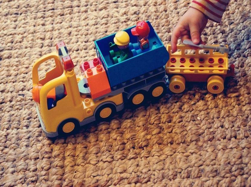 kinderzimmer-gestalten-teppich-aus-naturfaser