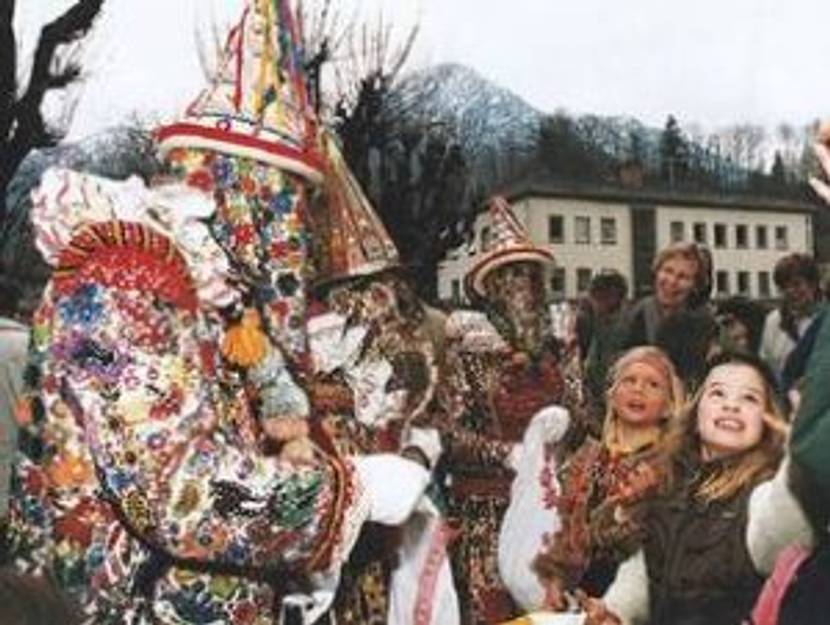 Traditionelles Flinserl-Kostüm im Ausseerland