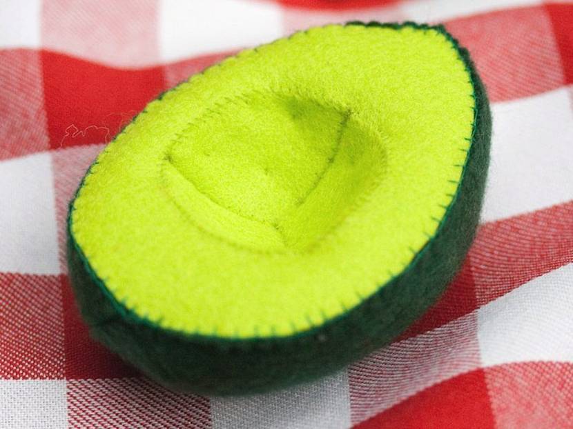 Bei einer Avocado kann der Stein mit Klettverschluss befestigt werden.