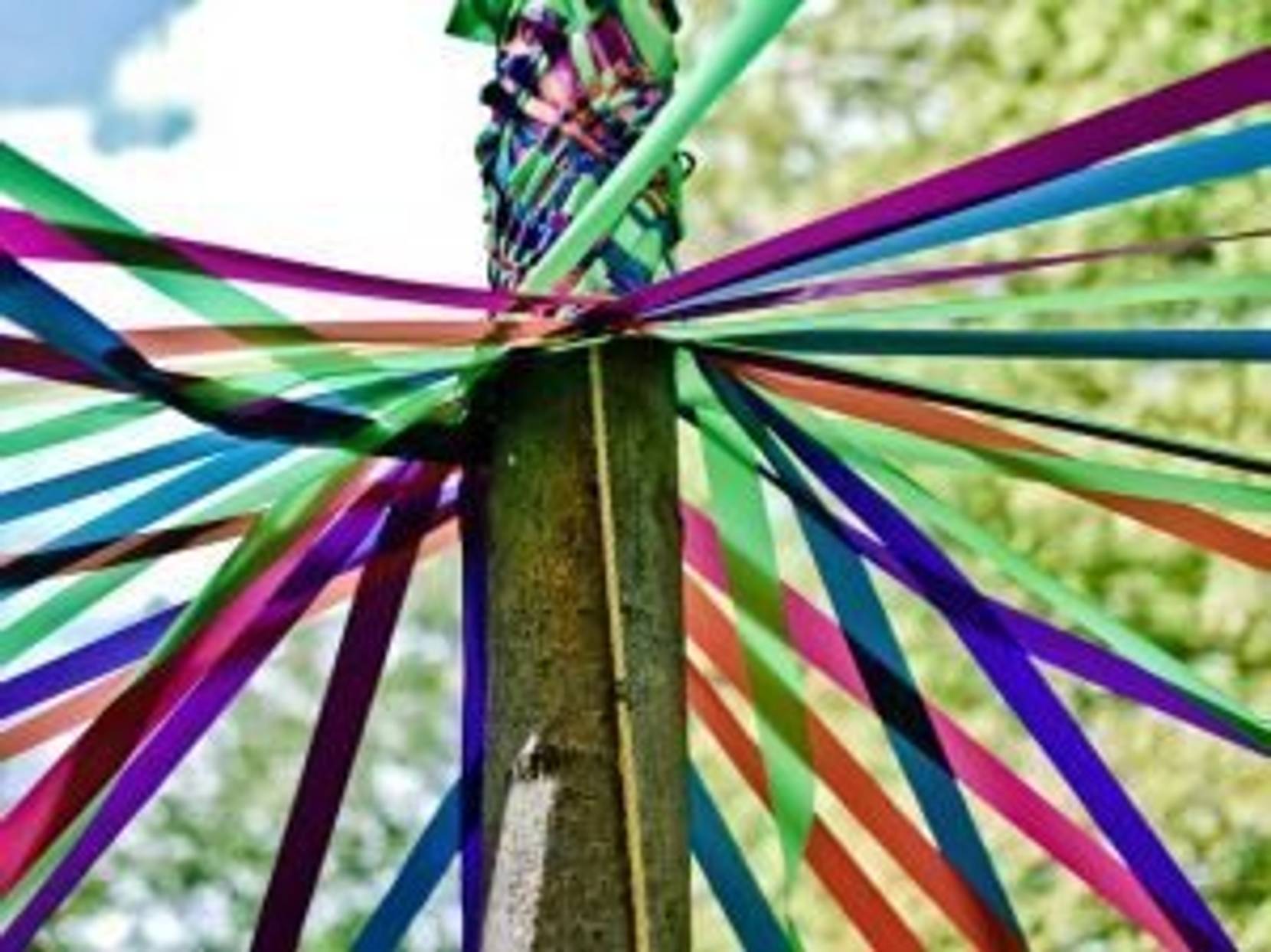 Maibaum aufstellen ein alter Brauchtum im Mai heimwerker.de