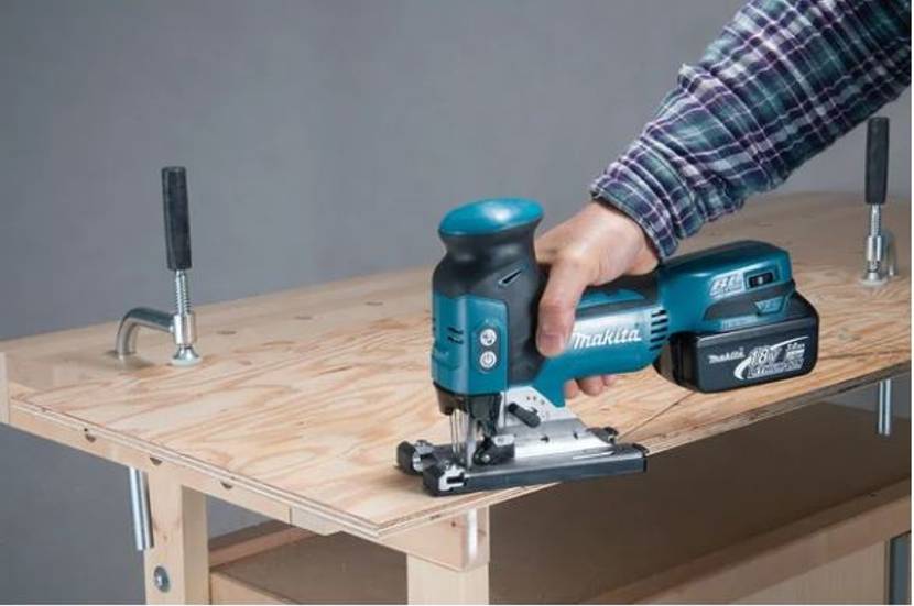 makita-akku-stichsaege mit 18v