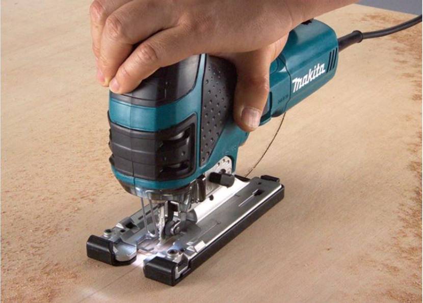 makita-stichsaege mit licht