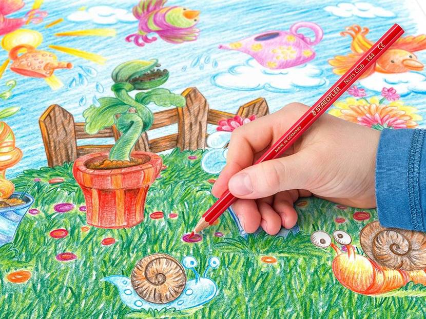 Kinderhand Malt fanatasievolles Malen nach Zahlen Bild