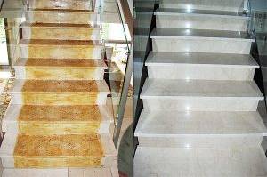 Marmortreppe vor und nach der Reinigung