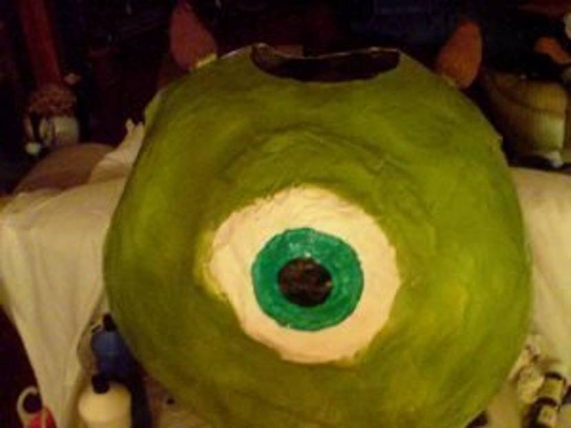 Horn für das Monsterkostüm nachbasteln