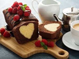Kuchen mit Herz im Inneren