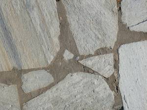 natursteinboden-polygonalplatten-aussenbereich