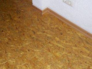 Mit großformatigen Ausbauplatten sind auch große Räume schnell verlegt. Sie müssen später versiegelt werden.