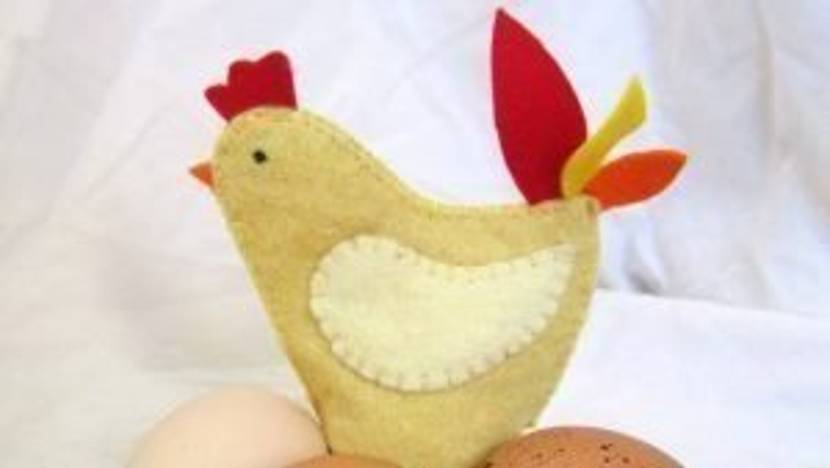 osterhasen-basteln-henne-aus-filz