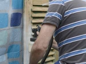 Paravent bauen - transparent weiß spritzen