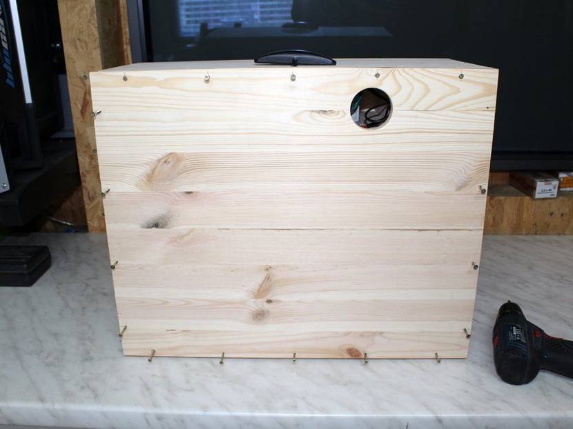 partybox-selber-bauen-verschrauben