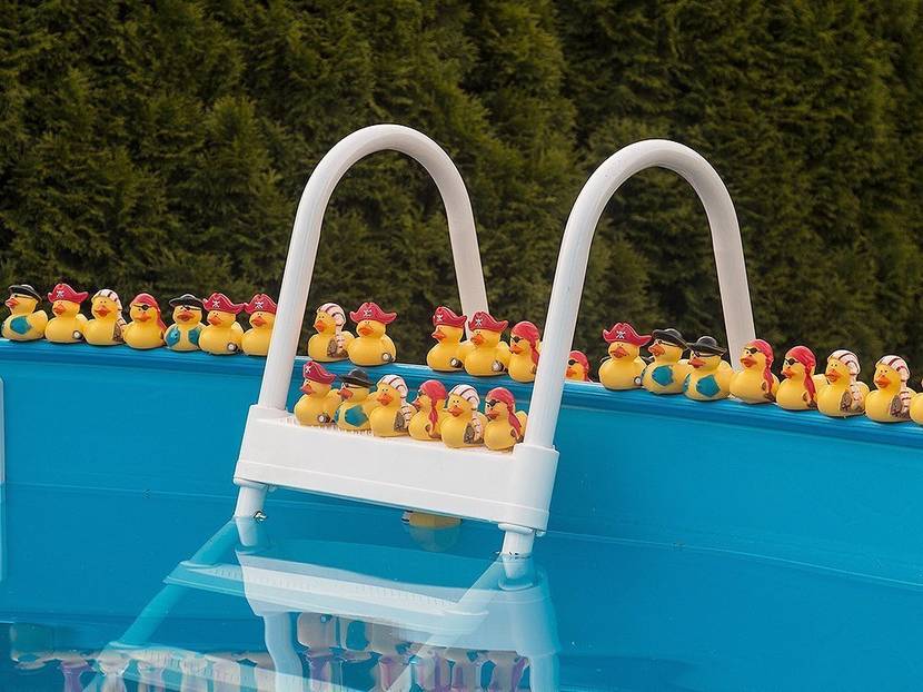 Aufstellpool mit Entchen
