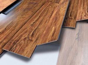 Klickbeläge mit PVC-Oberfläche