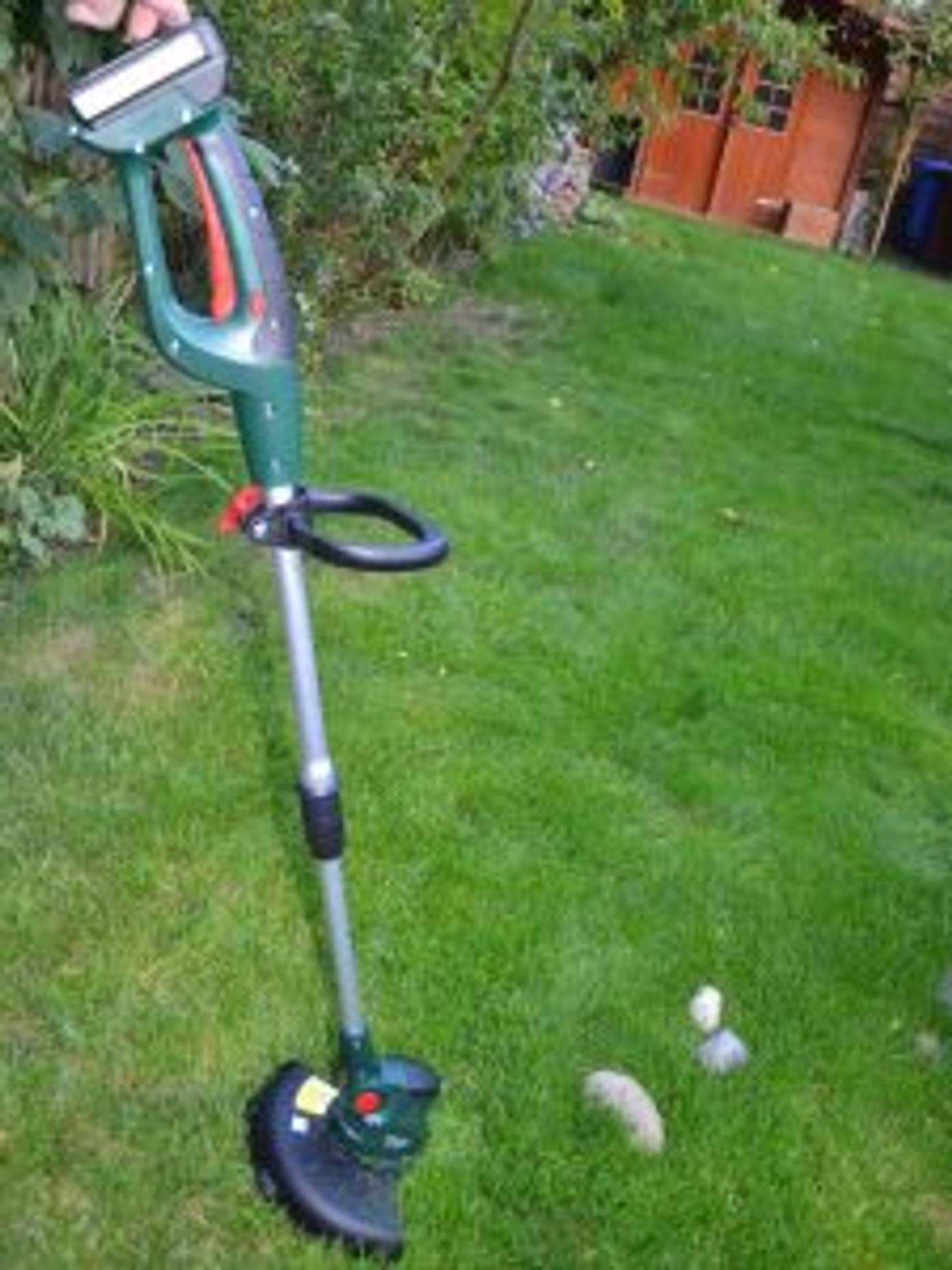 Gartenmeister Rasentrimmer: Der GM-LI 1825 von Gartenmeister im Test ...