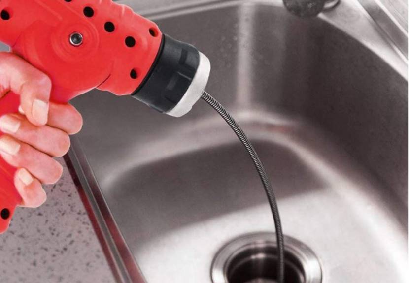 spuele mit rohrreinigungsmaschine reinigen