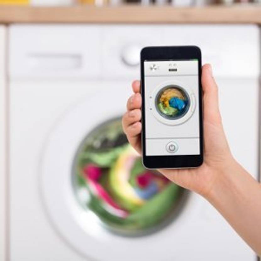 Waschmaschinen-App auf dem Smartphone.