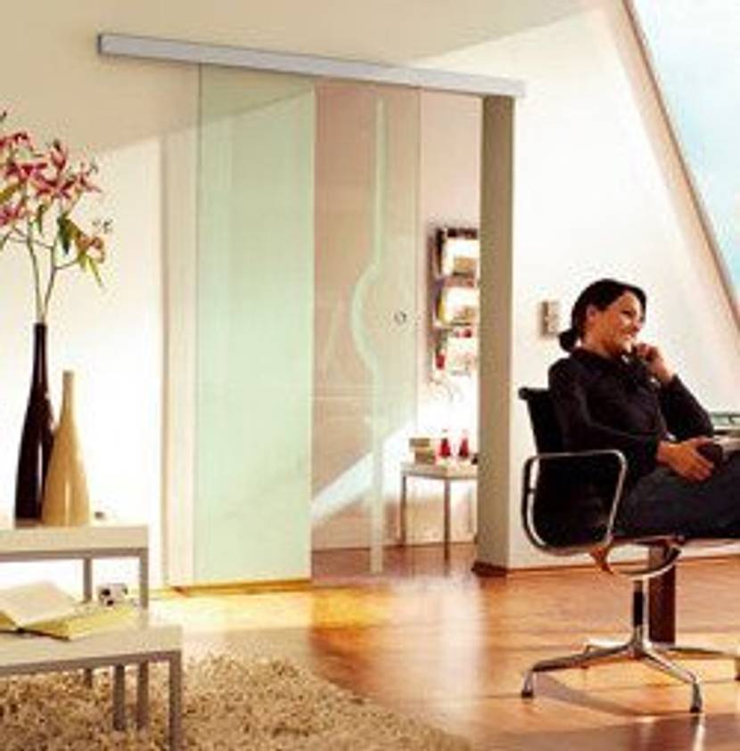 Schiebetür im modernen Glasdesign