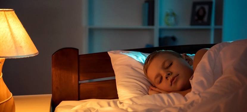 schlafzimmer-einrichten-lampen