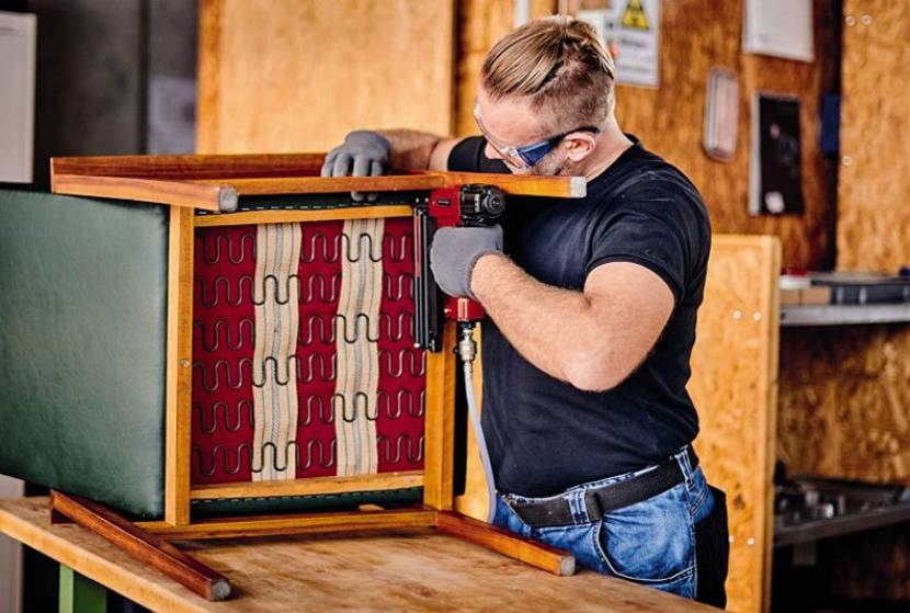 arbeiten mit einem fluesterkompressor