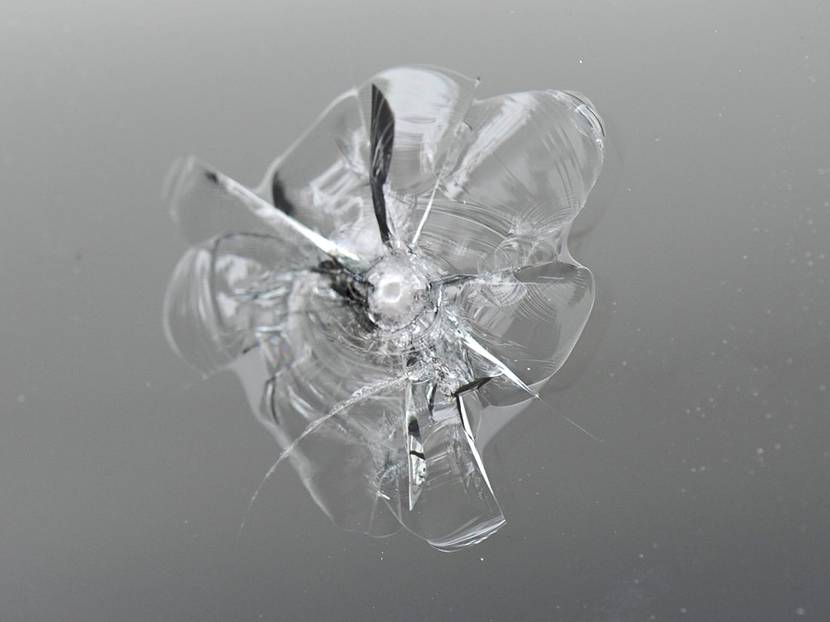 Glas kann springen mit Sekundenkleber