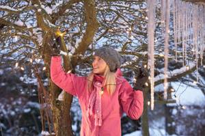 solar-lichterkette-aussen-winter