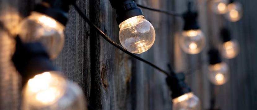 solar-lichterkette-aussen-birnen