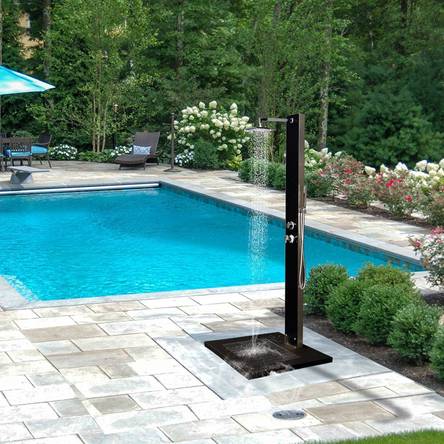 Solardusche im Garten: Ihr persönliches Wellness-Paradies () Solardusche im Garten: Ihr persönliches Wellness-Paradies