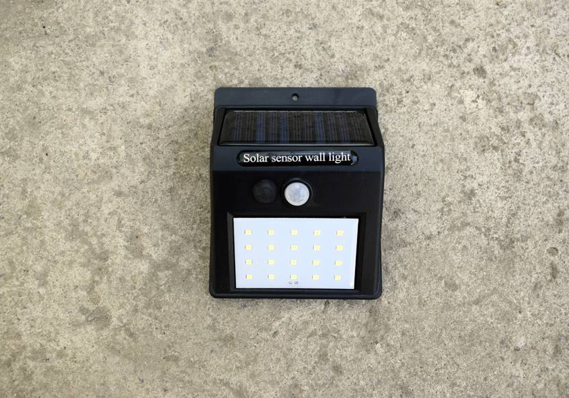 solarlampe an der wand
