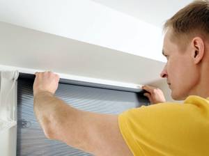 sonnenschutz-fenster-innen-anbringen