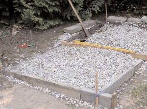 Schotterfundament beim Spielhaus selber bauen