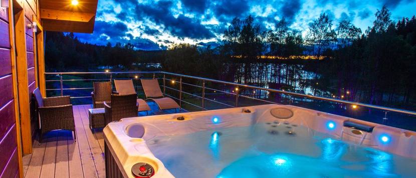 freistehender swim spa