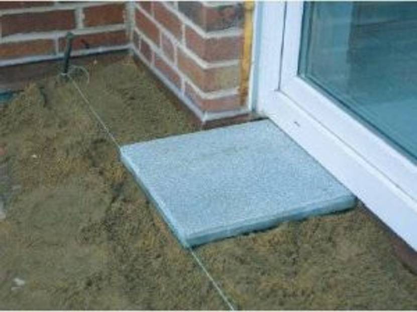 terrasse-beton-5 Richtschnur hilft gerade Linien einzuhalten