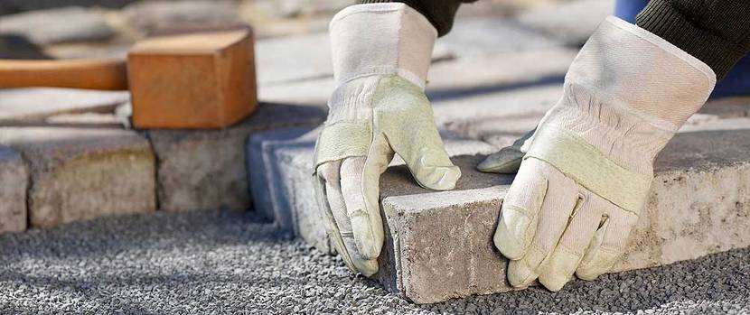Terrasse wird gepflastert