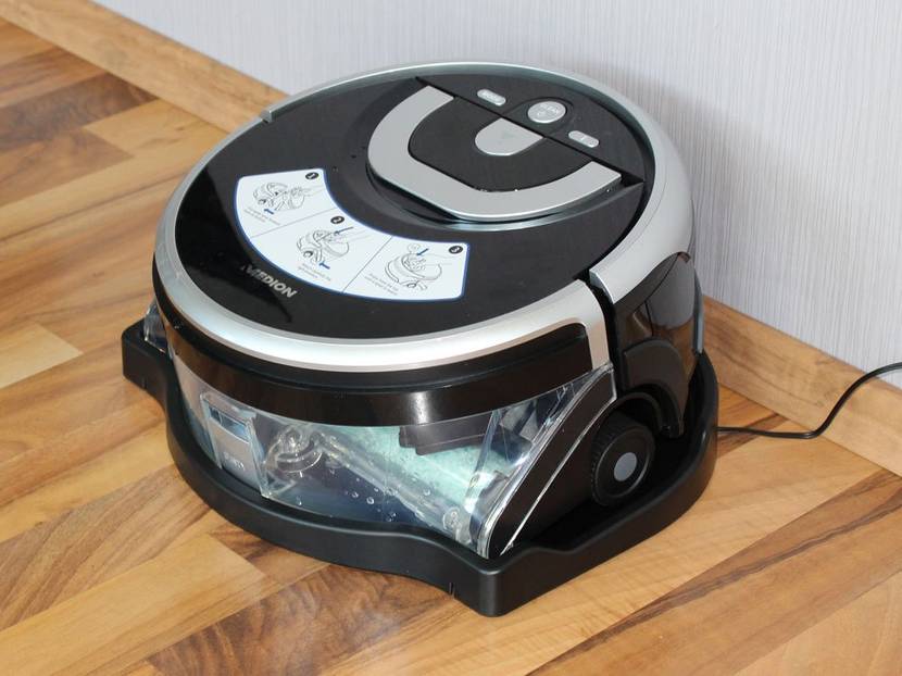 Wischroboter mit Ladestation