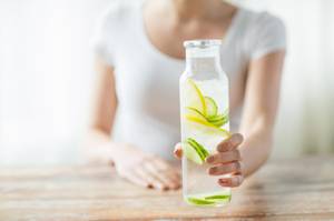 trinkflasche-mit-fruchteinsatz