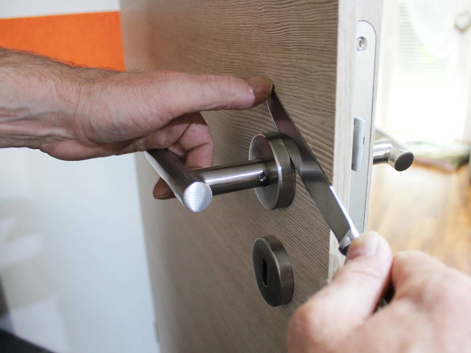 Türklinke ausbauen und durch einen Drehknauf ersetzen heimwerker.de