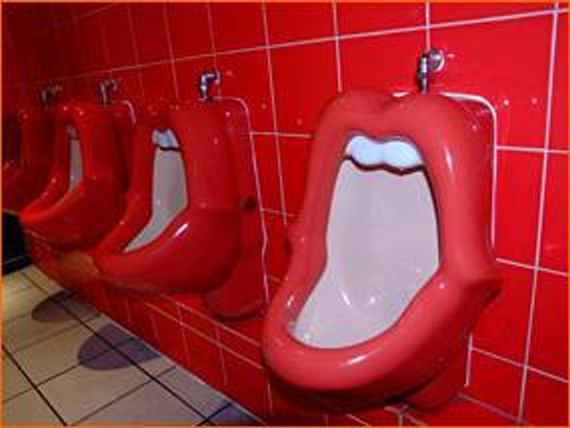 urinale-kisses in brighton