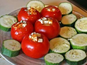 vegetarisch-grillen-tomate