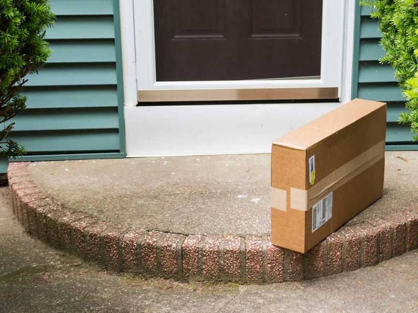 Paket vor dem Eingang