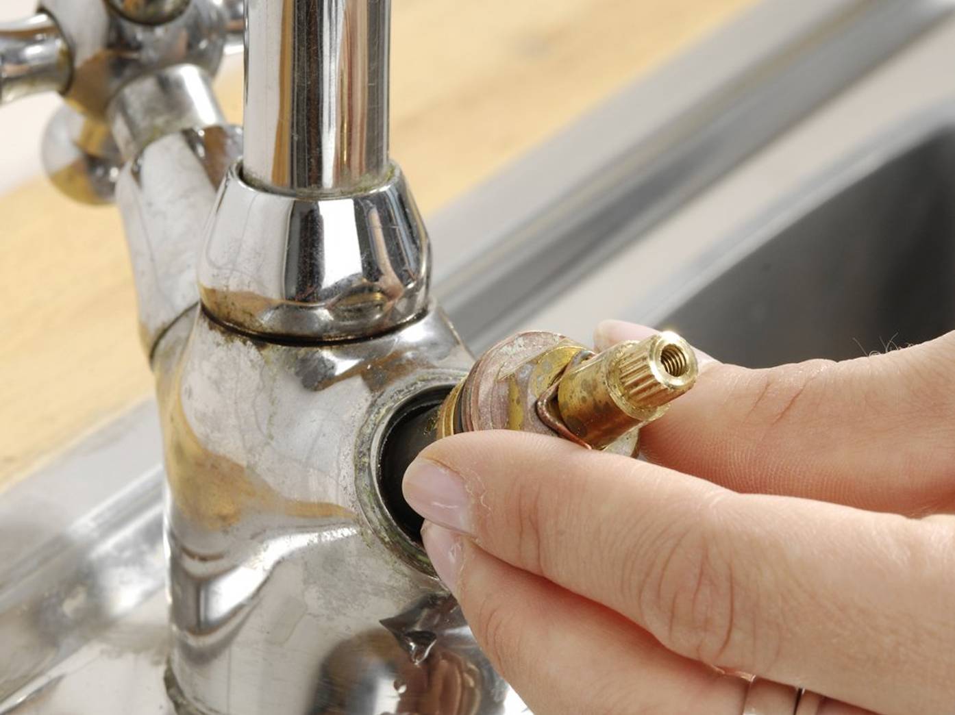 Tropfender Wasserhahn Wasserhahn austauschen oder Kartusche wechseln heimwerker.de